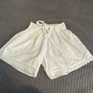 Blanco, white shorts, size large